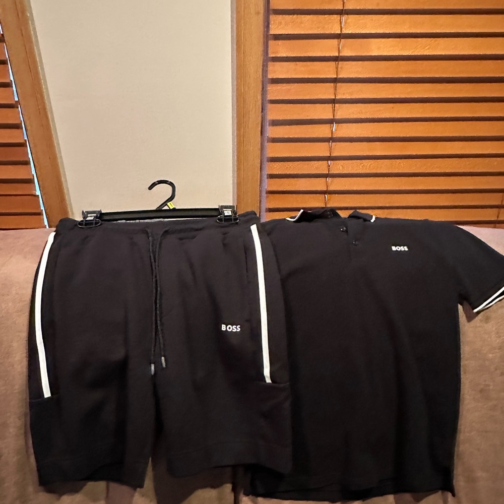 🌶️2PIECE SET Get it while it’s 🔥HOT🔥Boys size 14 BOSS black/white short set